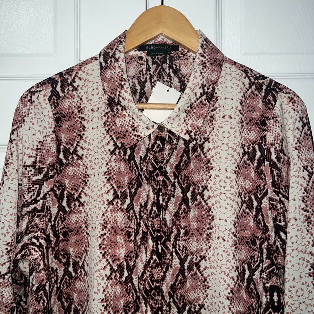 BCBGMaxAzria Button Top - Picture 4 of 11